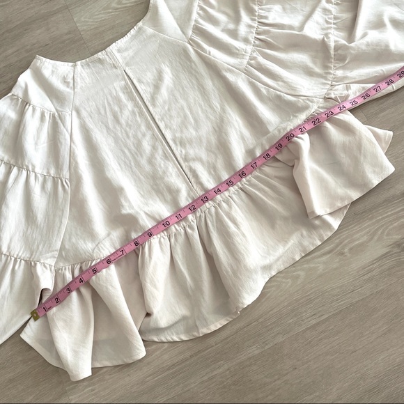Anthropologie No Less Than poet sleeves ruffled cream top / blouse - Picture 13 of 15